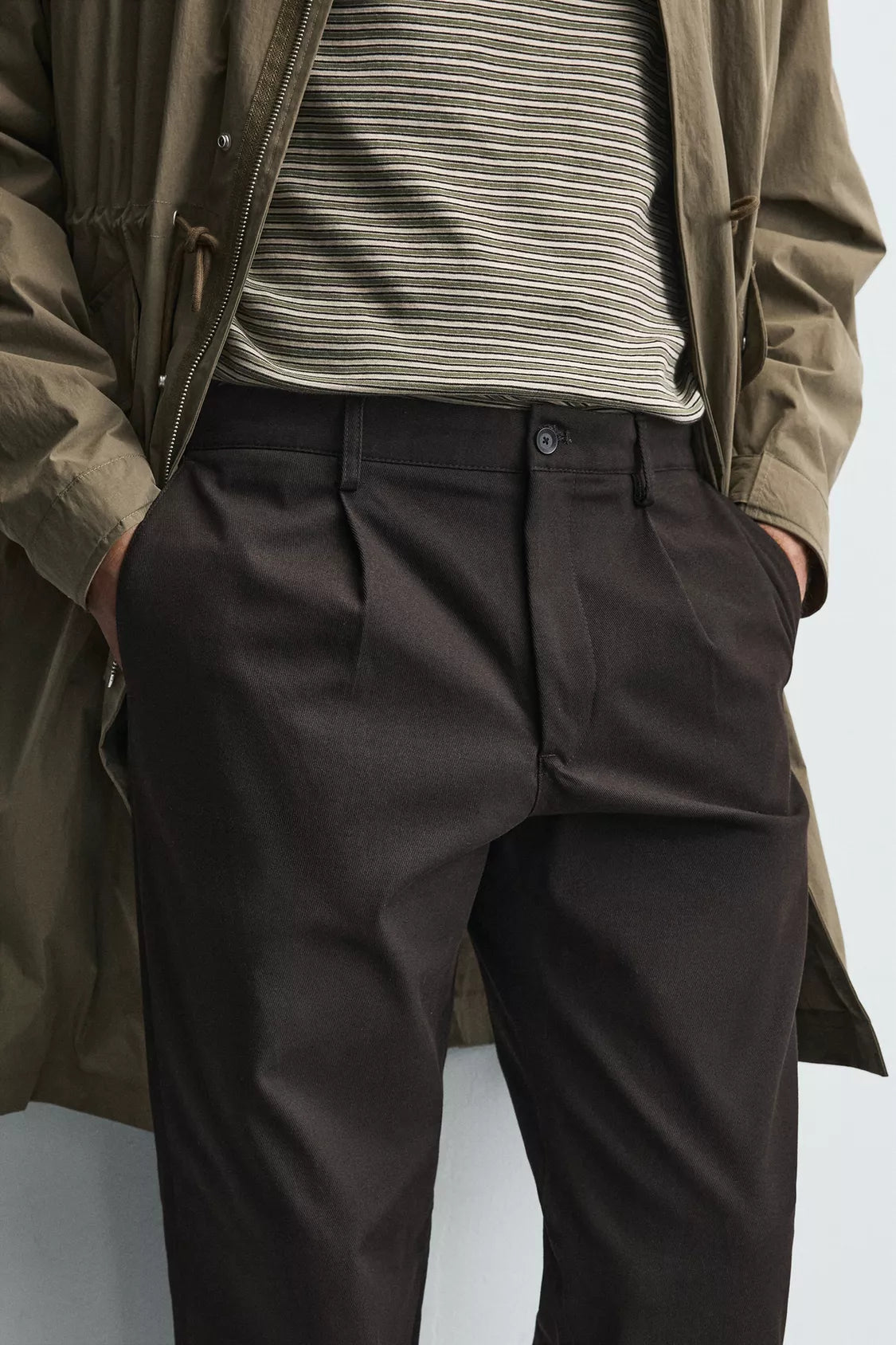 PLEATED TEXTURED PANTS