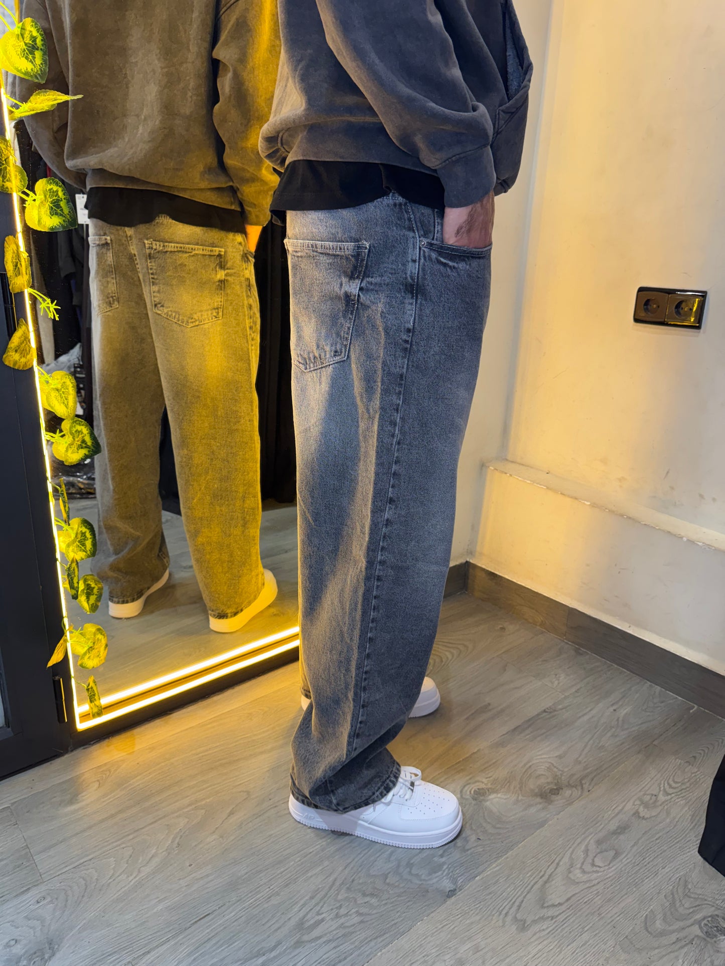 Baggy-Fit Jeans